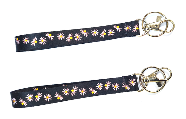 DAISY black keychain keyholder wristlet 15mm
