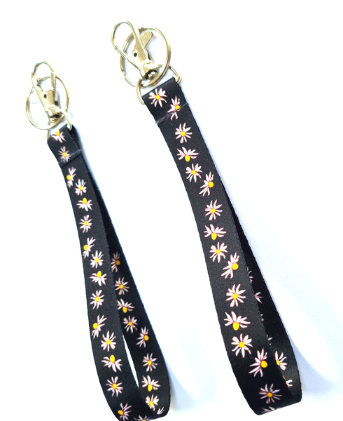 DAISY black keychain keyholder wristlet 15mm