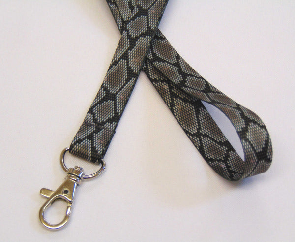 Monochrome snakeskin printed lanyard 15mm